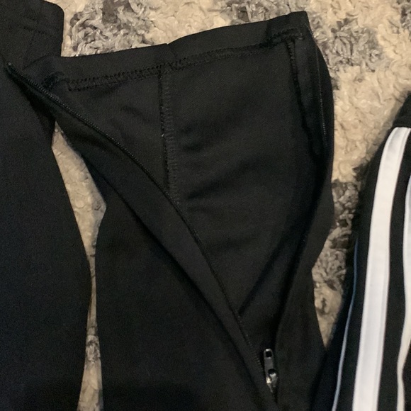 Adidas joggers/sweatpants - Picture 2 of 3